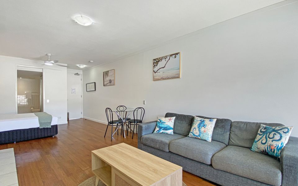 Blue on Blue Superior Studio Room 1221