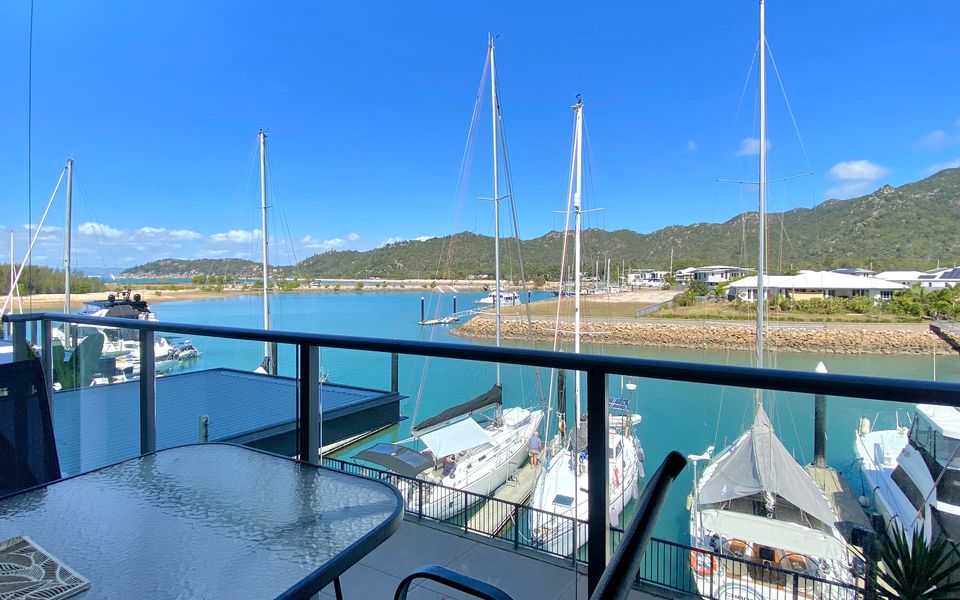 Blue on Blue Superior Studio Room 1241