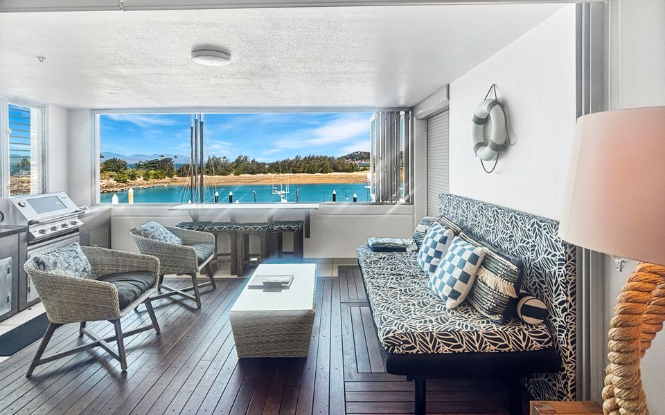 Blue on Blue Superior Studio Room 1271