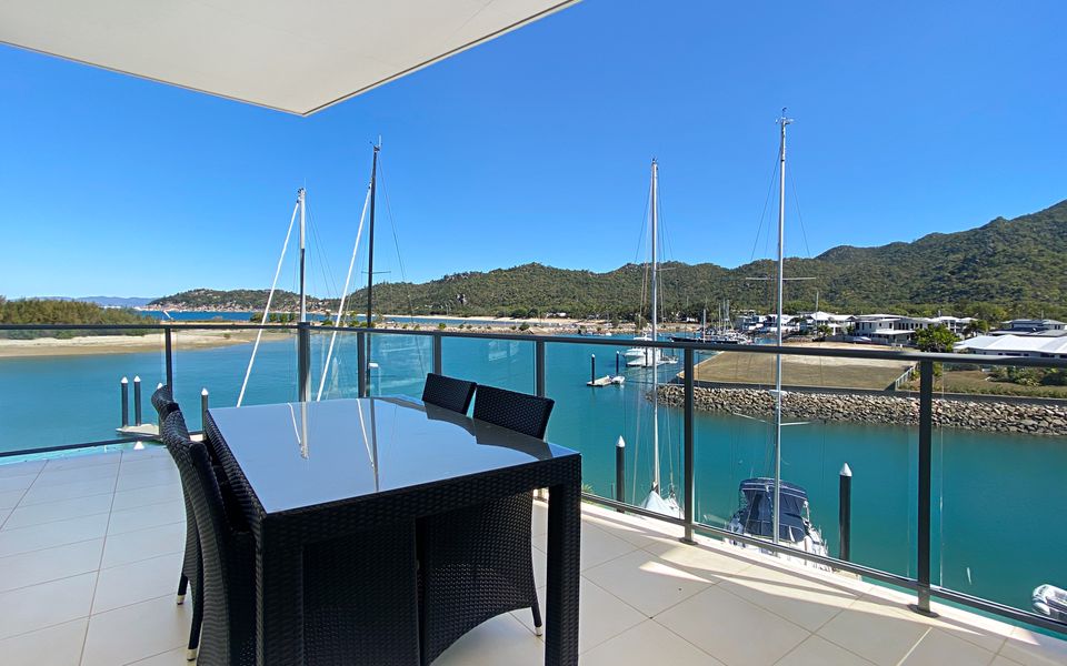 Blue on Blue Apartment 1361