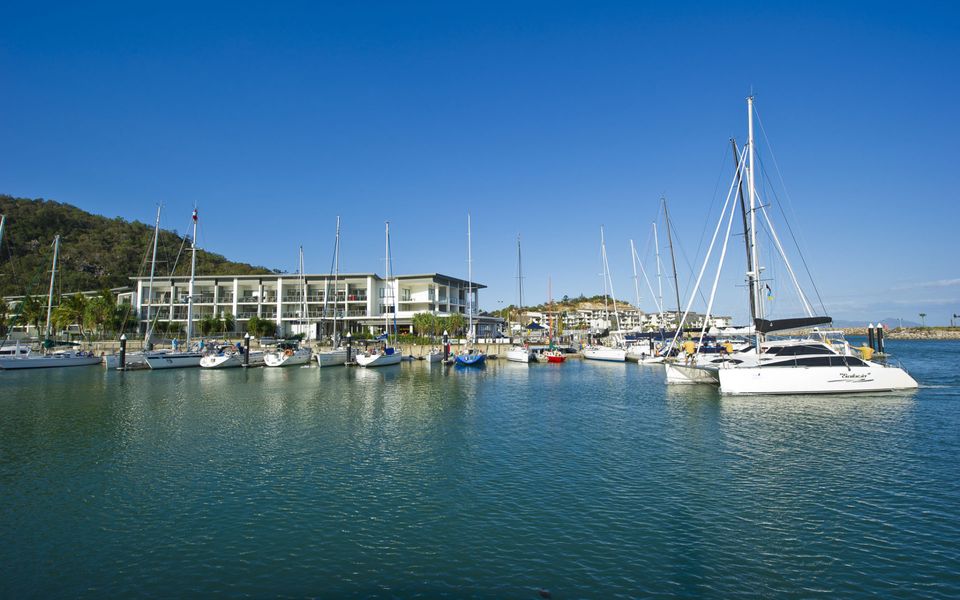 Blue on Blue Superior Studio 1361 - Exterior