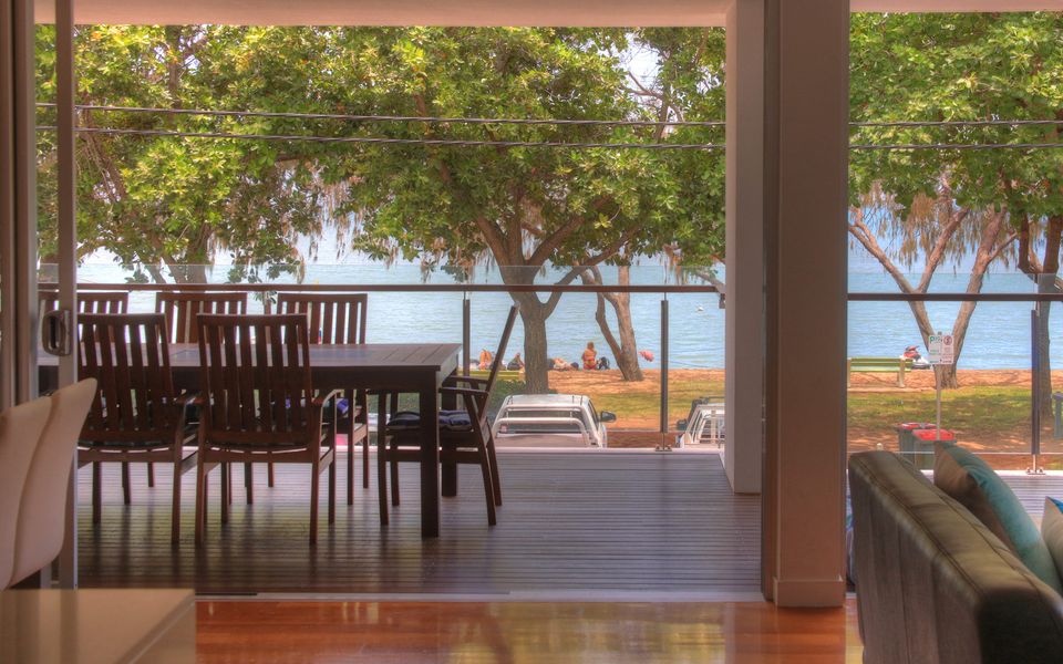 Maggies Beachfront Apt. 10