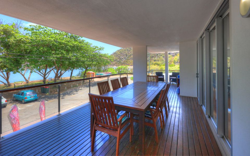 Maggies Beachfront Apt. 10