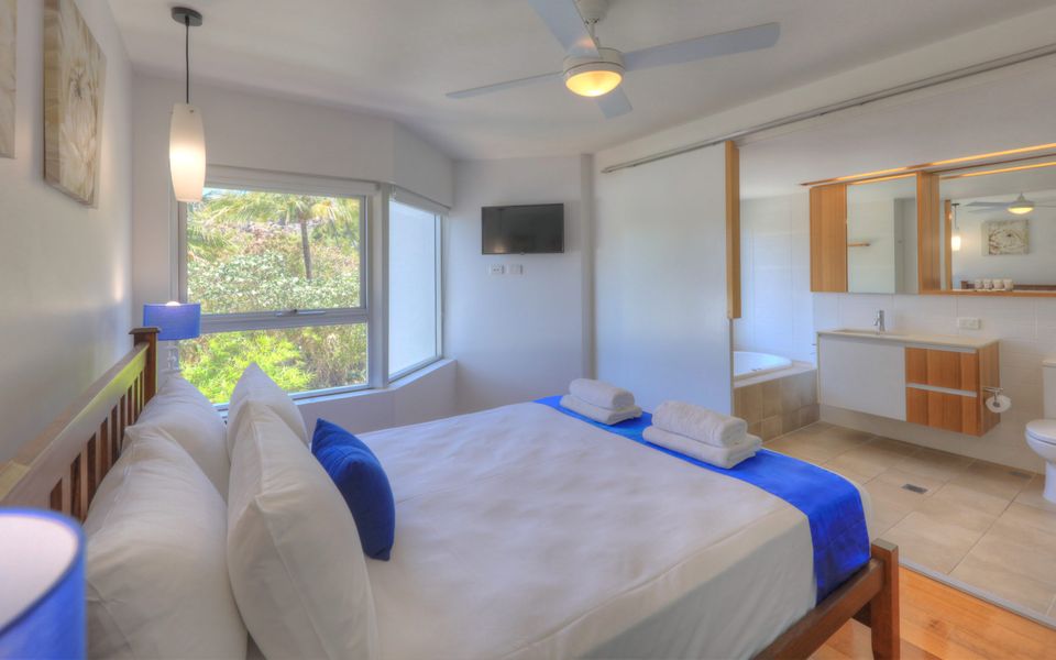 Maggies Beachfront Apt. 10