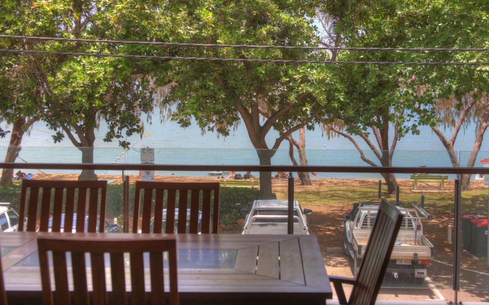 Maggies Beachfront Apt. 10