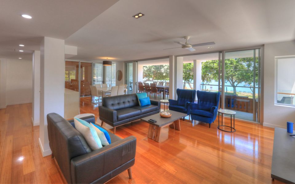 Maggies Beachfront Apt. 10