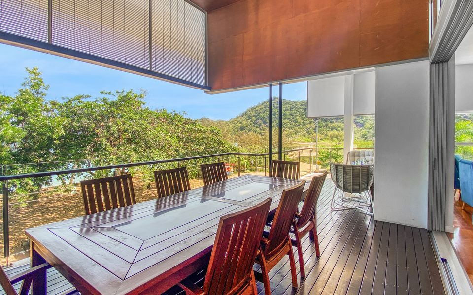 Maggies Beachfront Apt. 12