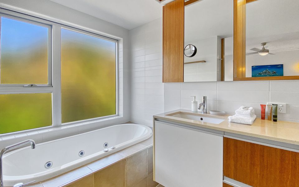 Maggies Beachfront Apt. 12