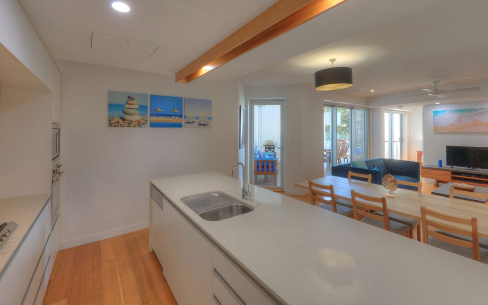 Maggies Beachfront Apt. 13