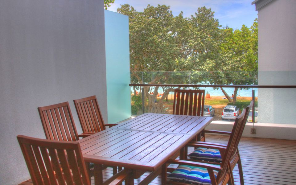 Maggies Beachfront Apt. 13