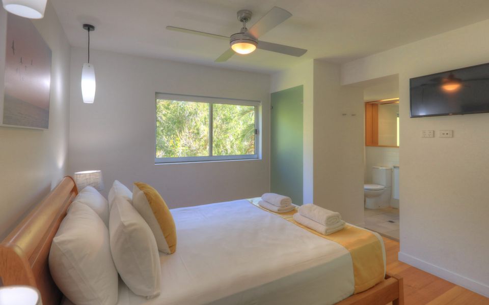 Maggies Beachfront Apt. 13