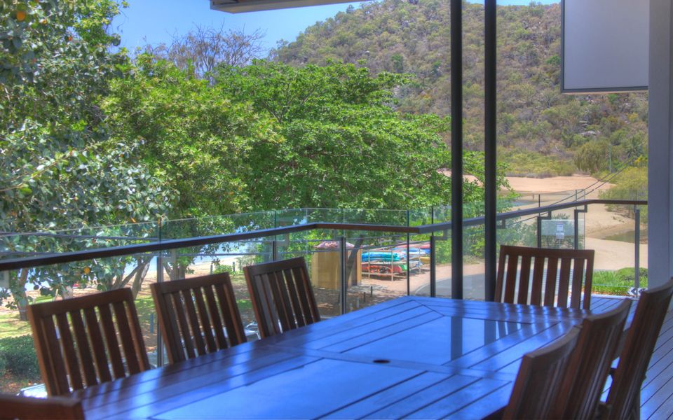 Maggies Beachfront Apt. 5