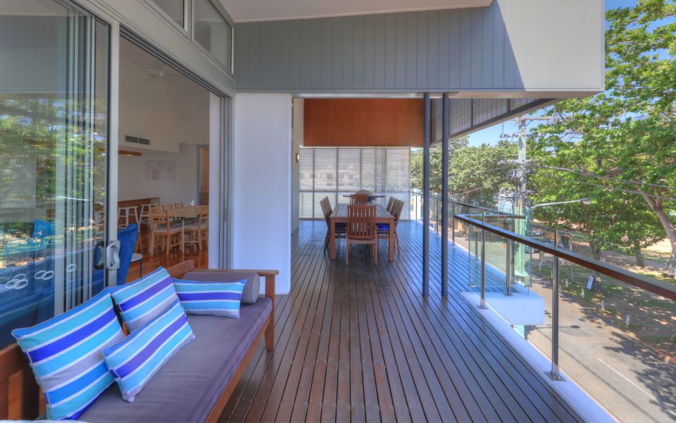 Maggies Beachfront Apt. 5