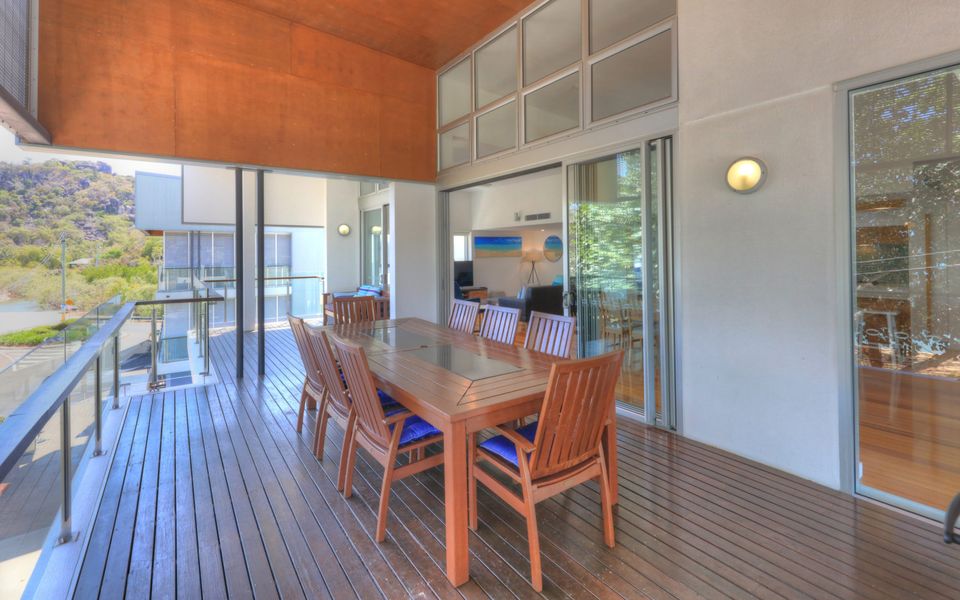 Maggies Beachfront Apt. 5