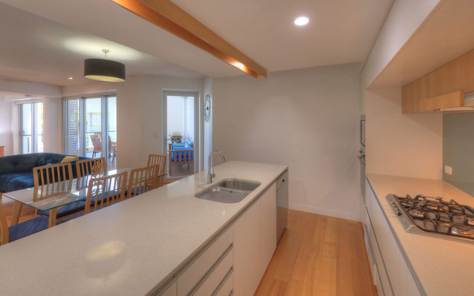 Maggies Beachfront Apt. 6