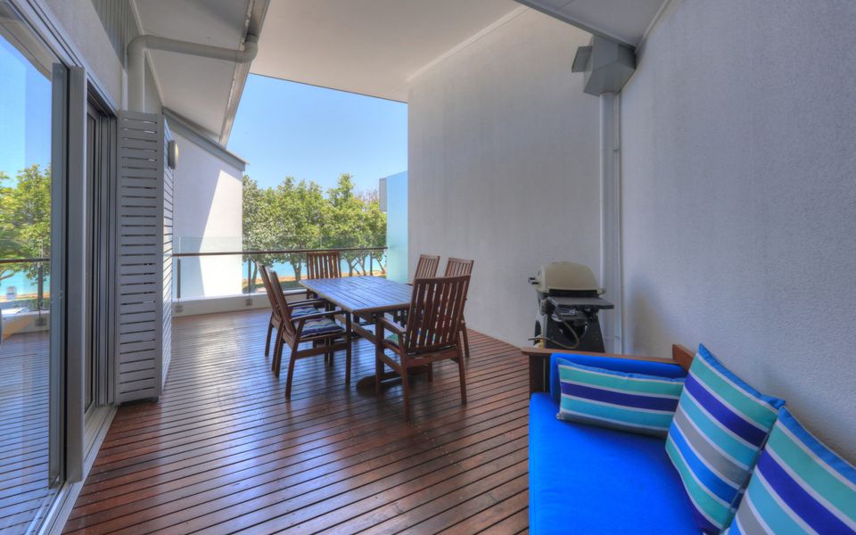 Maggies Beachfront Apt. 6