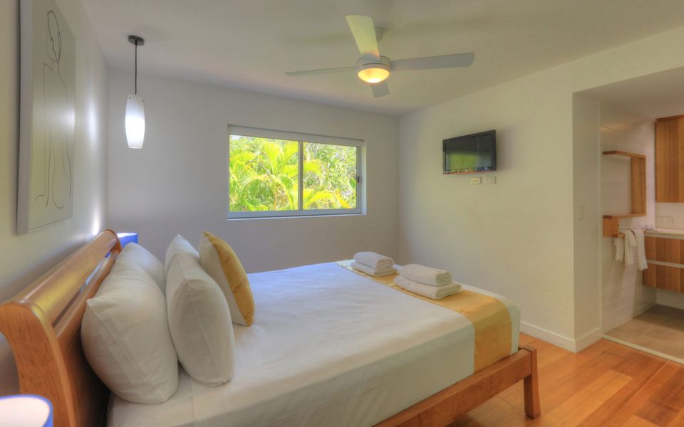 Maggies Beachfront Apt. 7