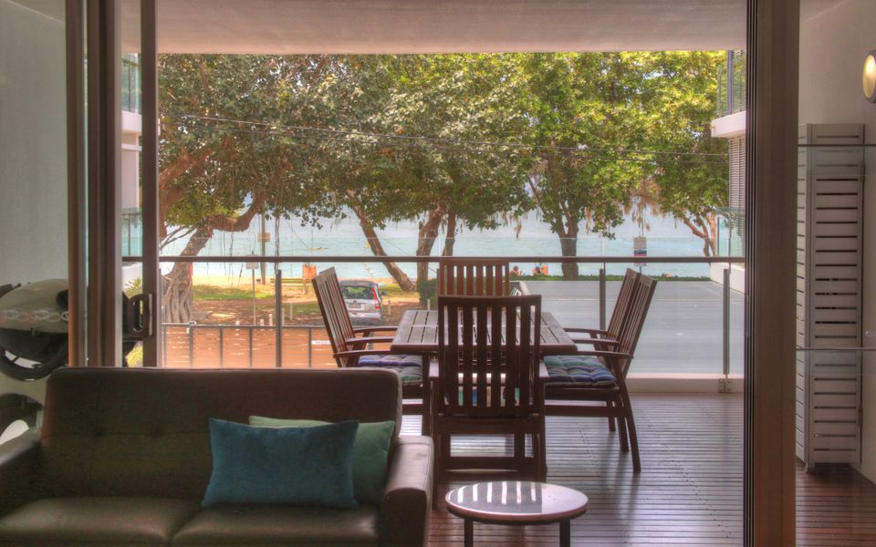 Maggies Beachfront Apt. 7