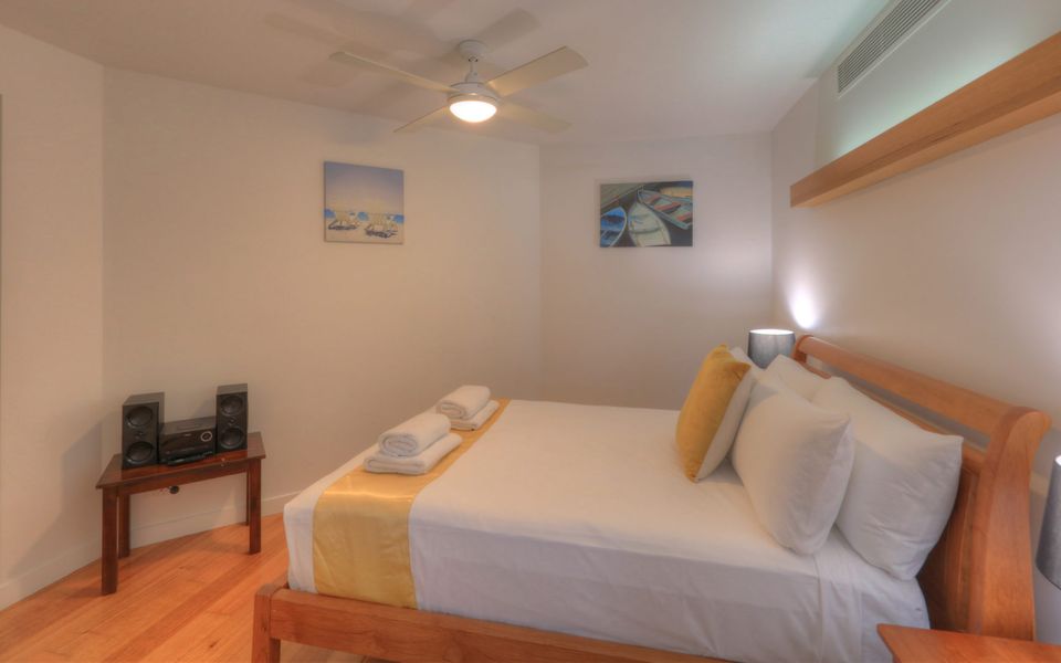 Maggies Beachfront Apt. 7