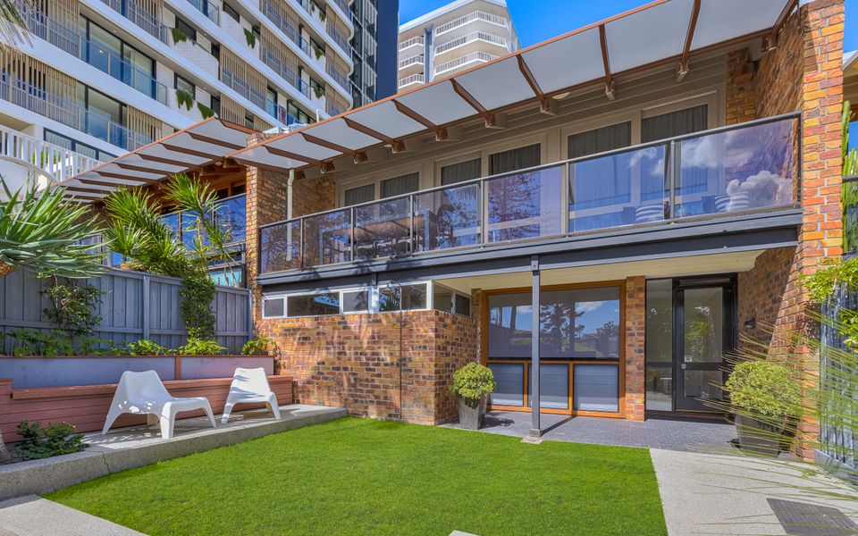 208 Marine Parade – Snapper Rocks / Rainbow Bay Beachfront