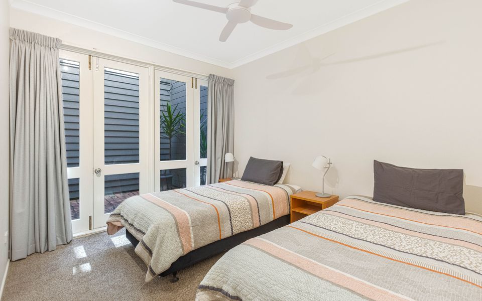 208 Marine Parade – Snapper Rocks / Rainbow Bay Beachfront