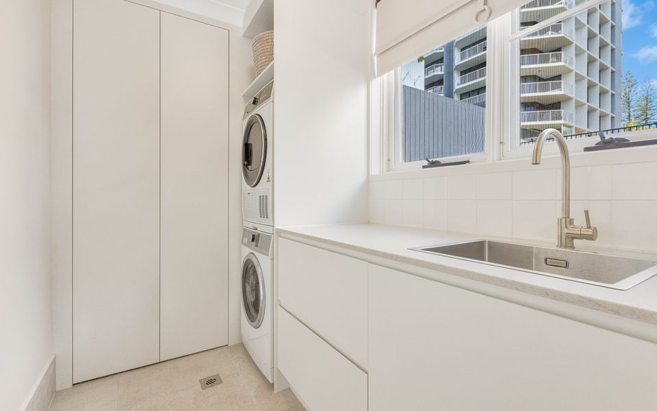 208 Marine Parade – Snapper Rocks / Rainbow Bay Beachfront