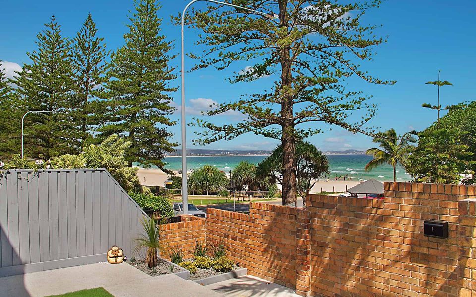 208 Marine Parade – Snapper Rocks / Rainbow Bay Beachfront