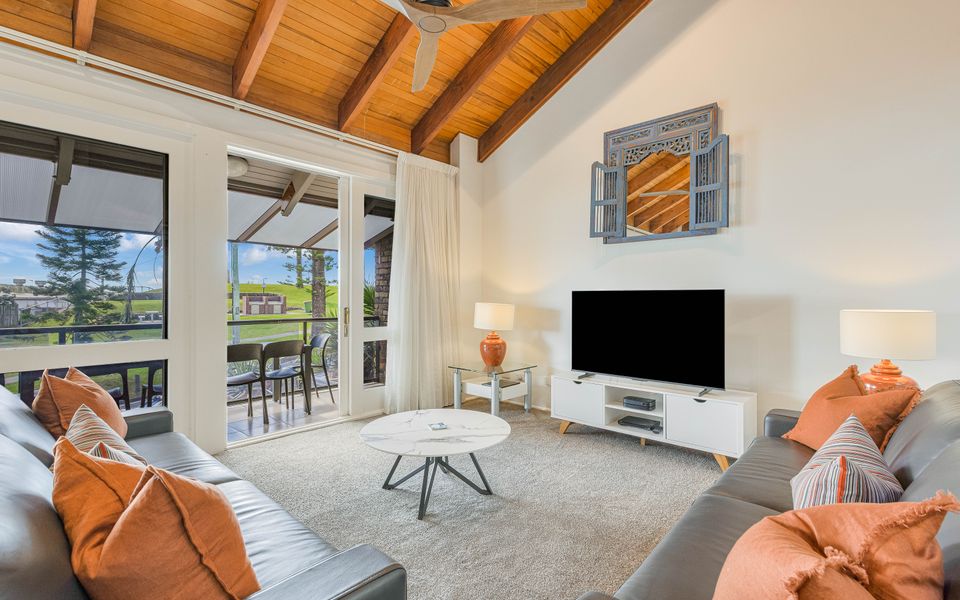 208 Marine Parade – Snapper Rocks / Rainbow Bay Beachfront