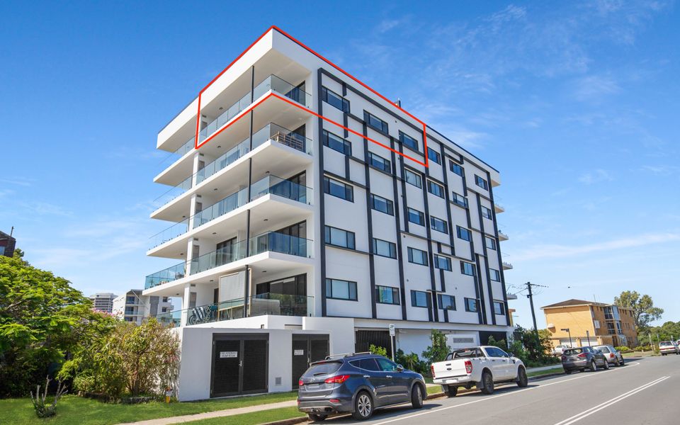 The Ivory 20 – Modern & Pet Friendly in Tweed Heads – Min. 3 night stays!