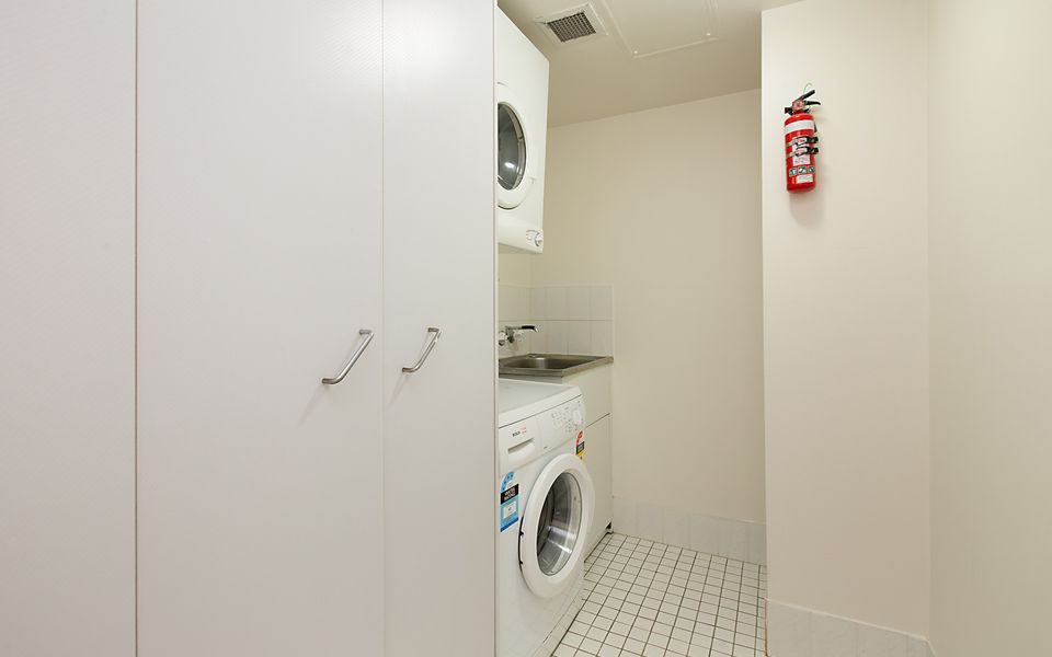 San Chelsea 16 – Beachfront Bilinga – Min. 3 Night Stays and Linen Provided!