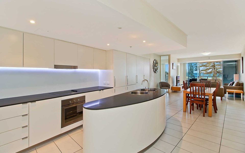 Blue C 305 – Beachfront Coolangatta – Min. 3 Night Stays!