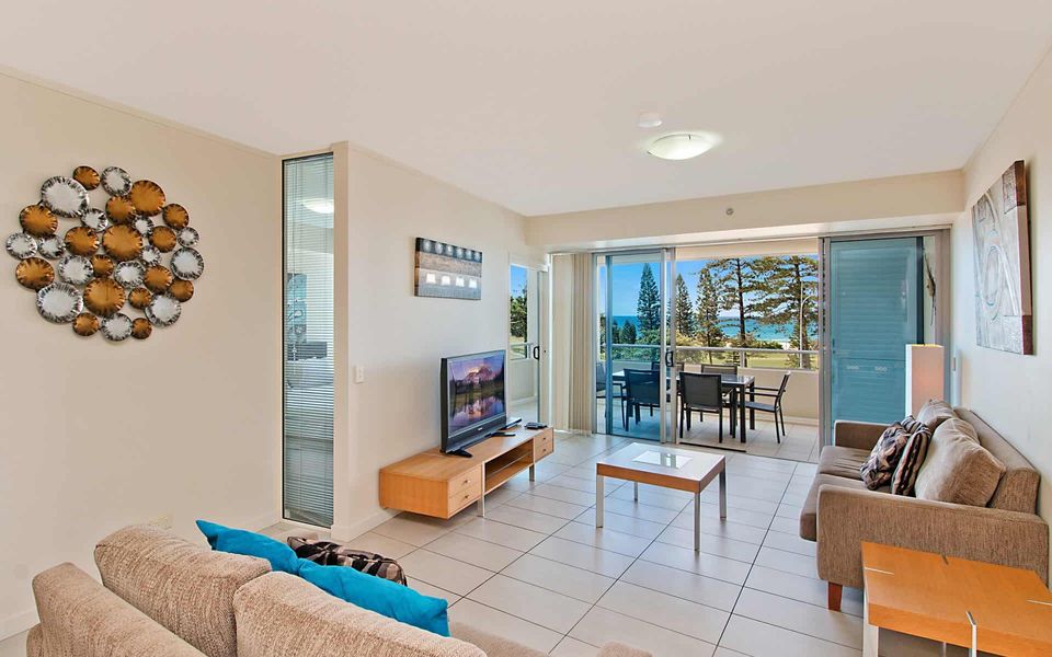 Blue C 305 – Beachfront Coolangatta – Min. 3 Night Stays!