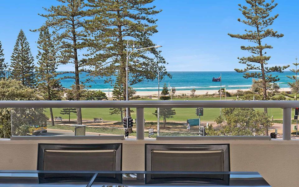 Blue C 305 – Beachfront Coolangatta – Min. 3 Night Stays!