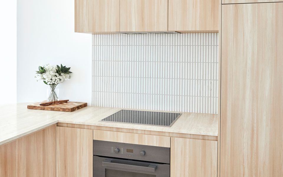 Pacific Breeze 6 – Absolute Beachfront – Min. 2 Night Stays – Linen Provided!