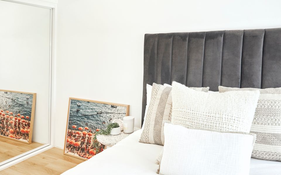 Pacific Breeze 6 – Absolute Beachfront – Min. 2 Night Stays – Linen Provided!