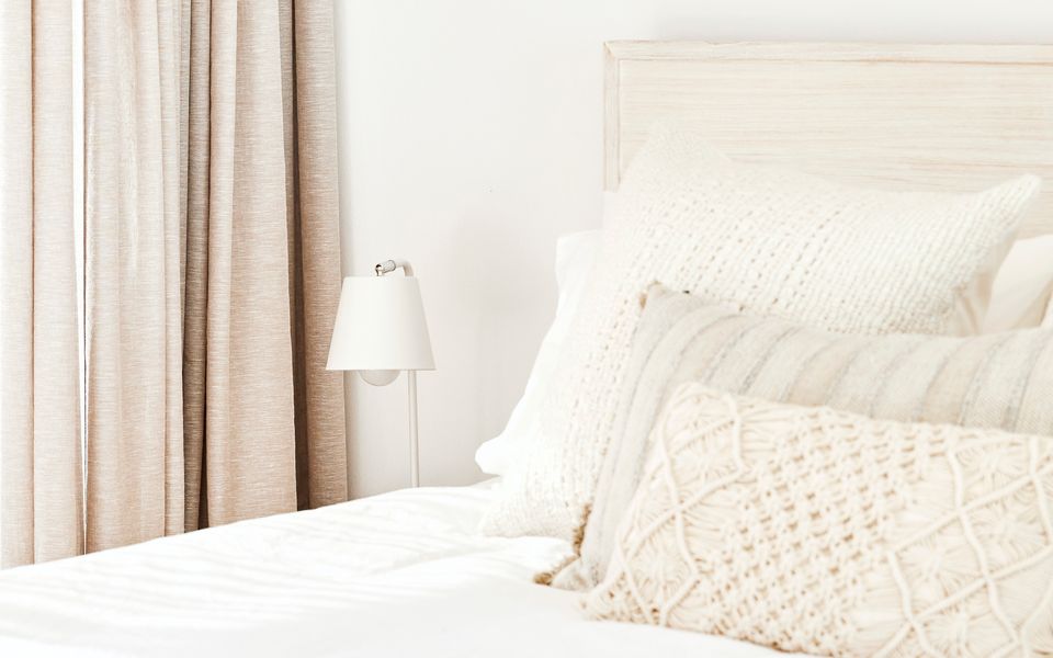 Pacific Breeze 6 – Absolute Beachfront – Min. 2 Night Stays – Linen Provided!