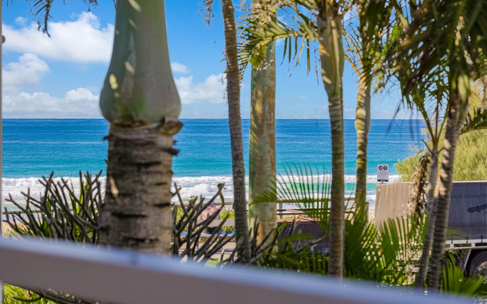 Tugun Beach House – Pet Friendly & Perfect for Families! Min. 3 night stays!