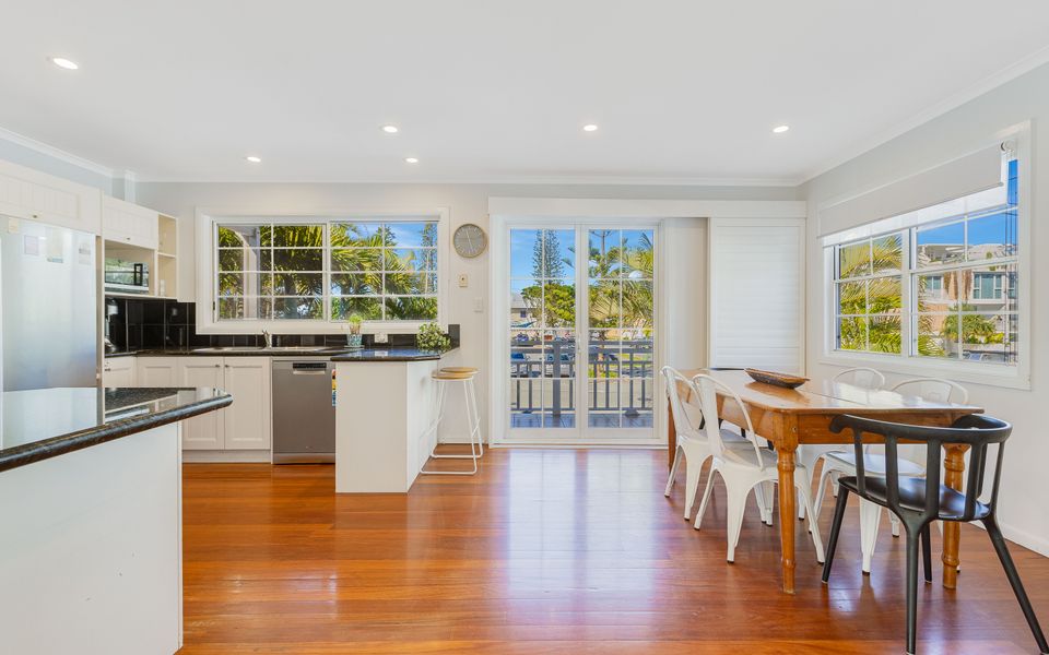 Tugun Beach House – Pet Friendly & Perfect for Families! Min. 3 night stays!