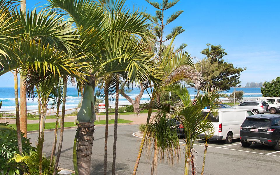 Tugun Beach House – Pet Friendly & Perfect for Families! Min. 3 night stays!