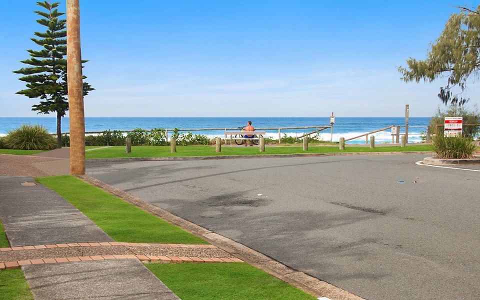 Tugun Beach House – Pet Friendly & Perfect for Families! Min. 3 night stays!