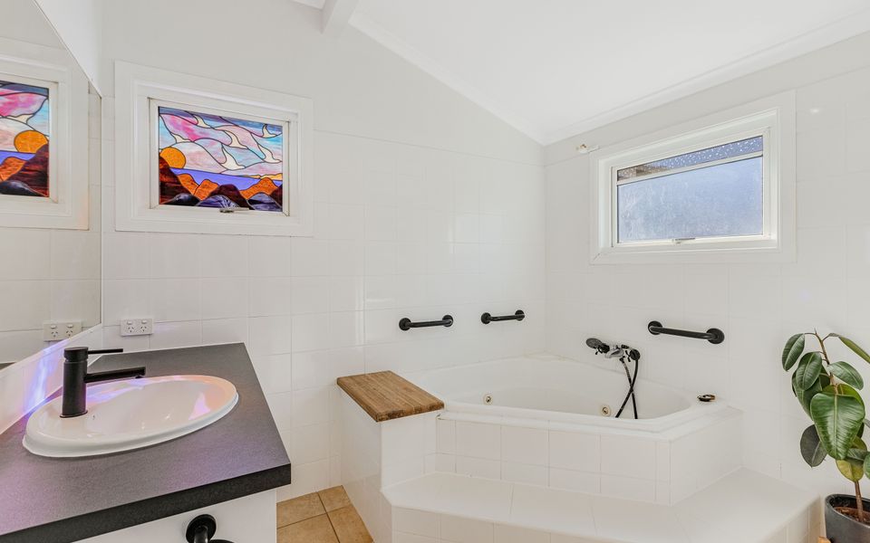 Tugun Beach House – Pet Friendly & Perfect for Families! Min. 3 night stays!