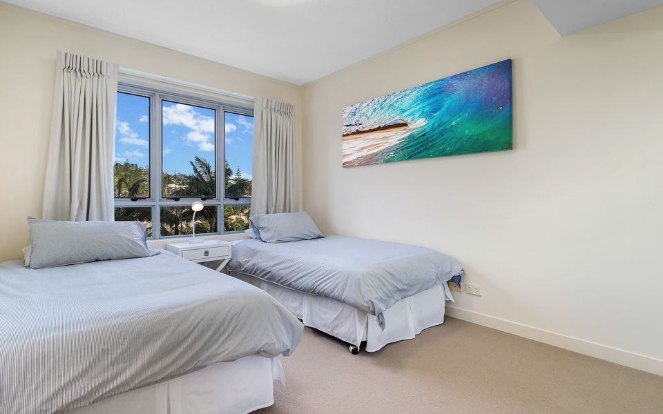 Blue C 401 – Beachfront Coolangatta – Min. 3 night stays!