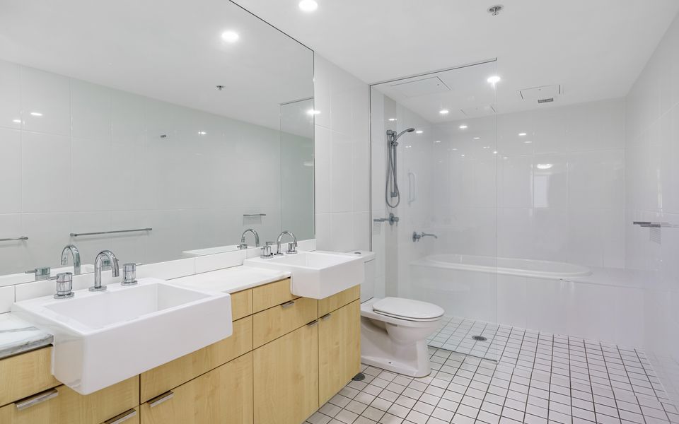 Blue C 401 – Beachfront Coolangatta – Min. 3 night stays!