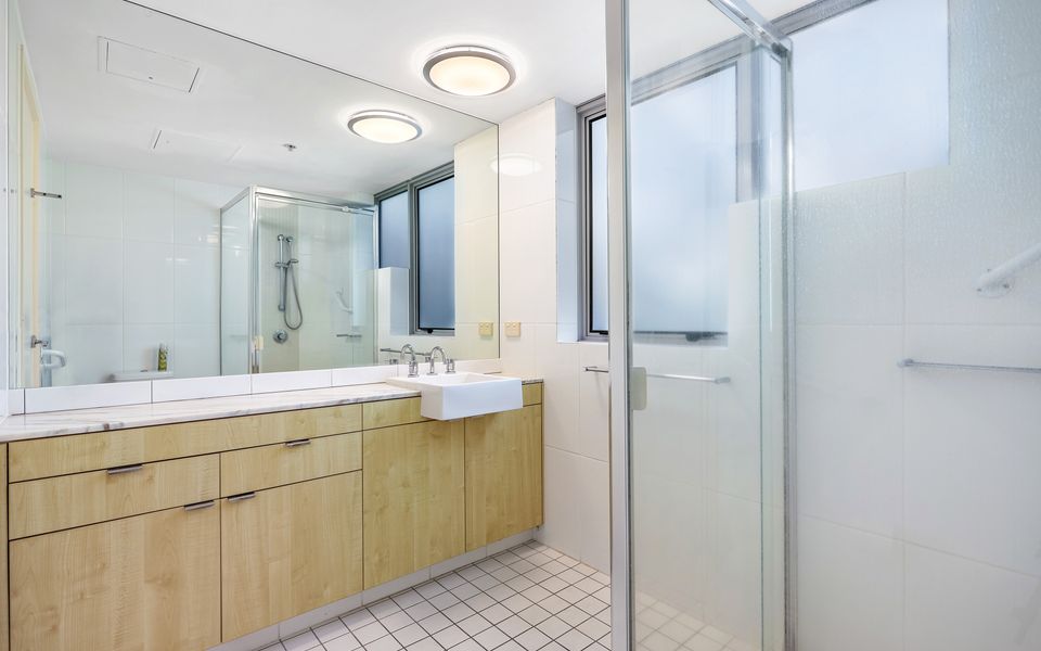 Blue C 401 – Beachfront Coolangatta – Min. 3 night stays!