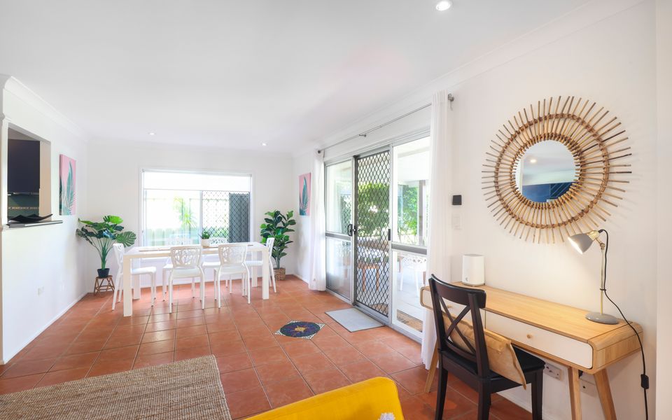 Happy Dayz – Palm Beach Dog Friendly Beach House – 3 Night Min. Stays!