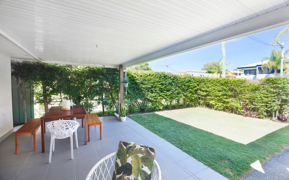 Happy Dayz – Palm Beach Dog Friendly Beach House – 3 Night Min. Stays!