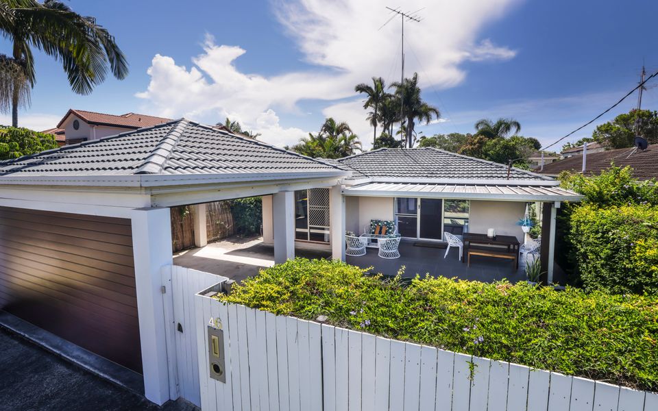 Happy Dayz – Palm Beach Dog Friendly Beach House – 3 Night Min. Stays!