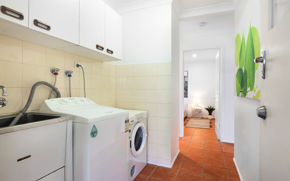 Happy Dayz – Palm Beach Dog Friendly Beach House – 3 Night Min. Stays!