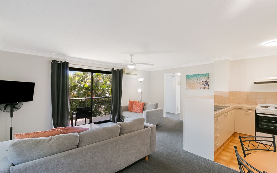 Kirra Belle 2 – Central Kirra – Pet Friendly – Min. 3 Night Stays!