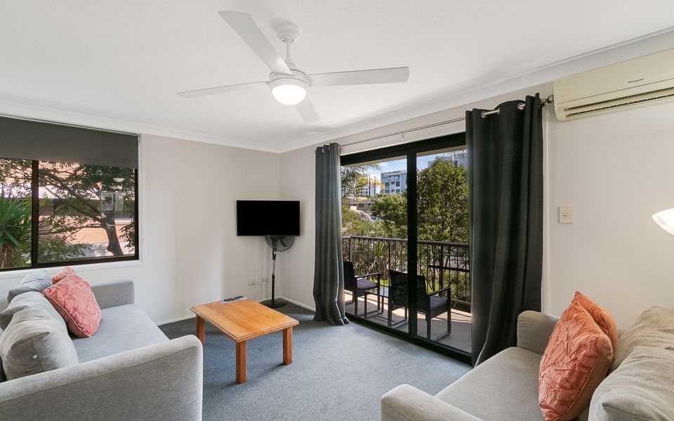 Kirra Belle 2 – Central Kirra – Pet Friendly – Min. 3 Night Stays!